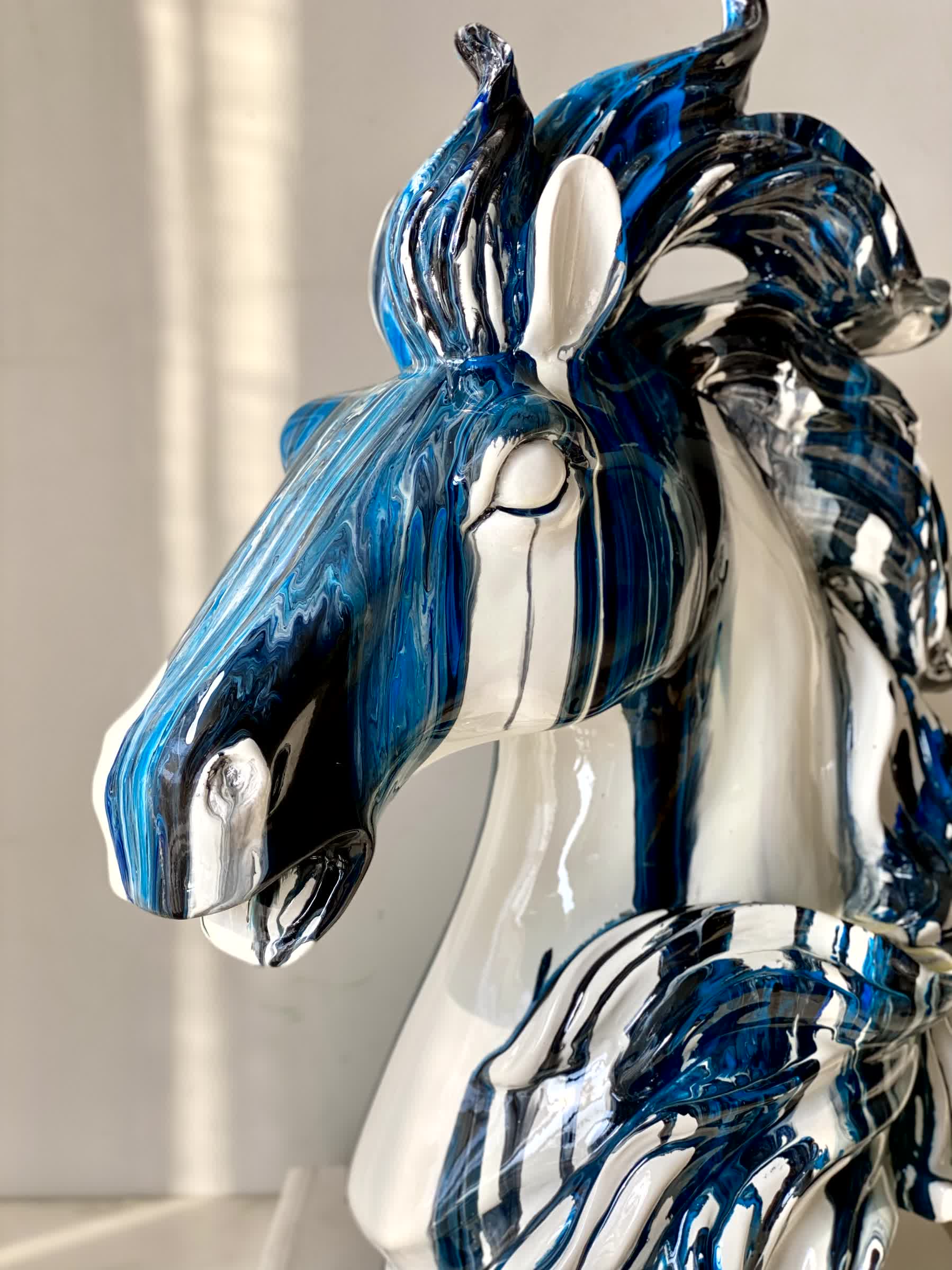 Abstract Horse Artefact - Image 10