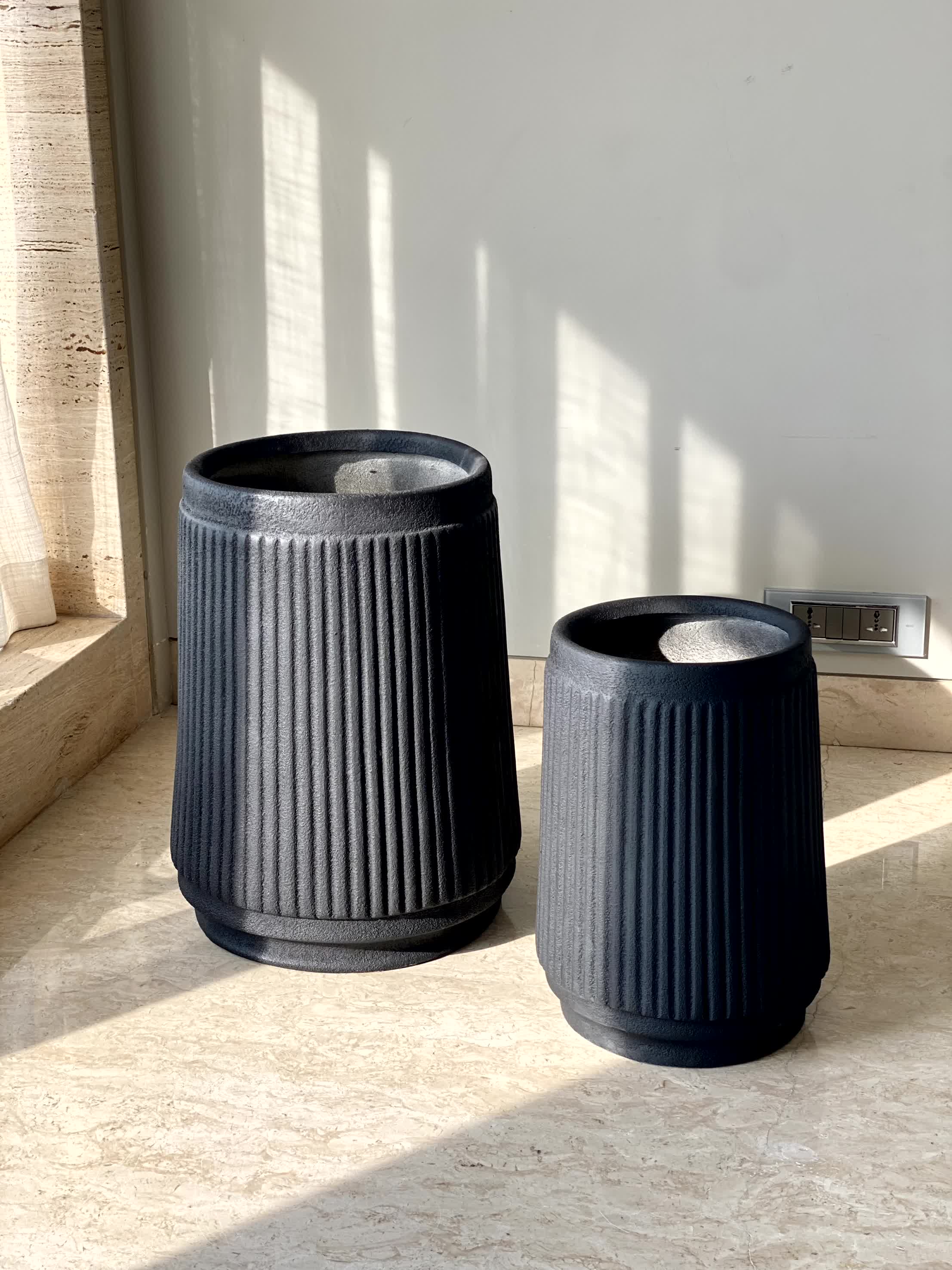 Hanover Black Planter - Image 10