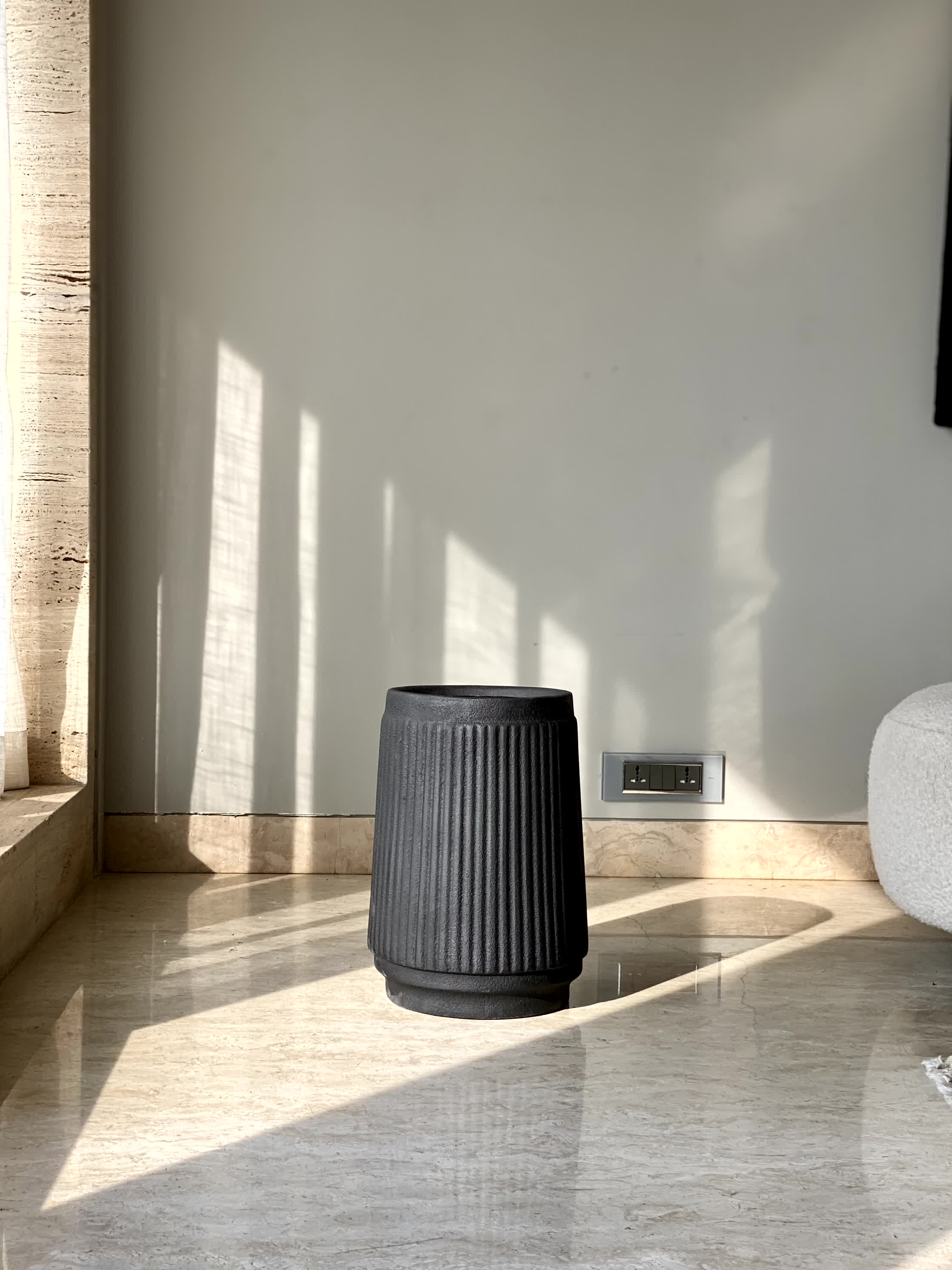 Hanover Black Planter - Image 3