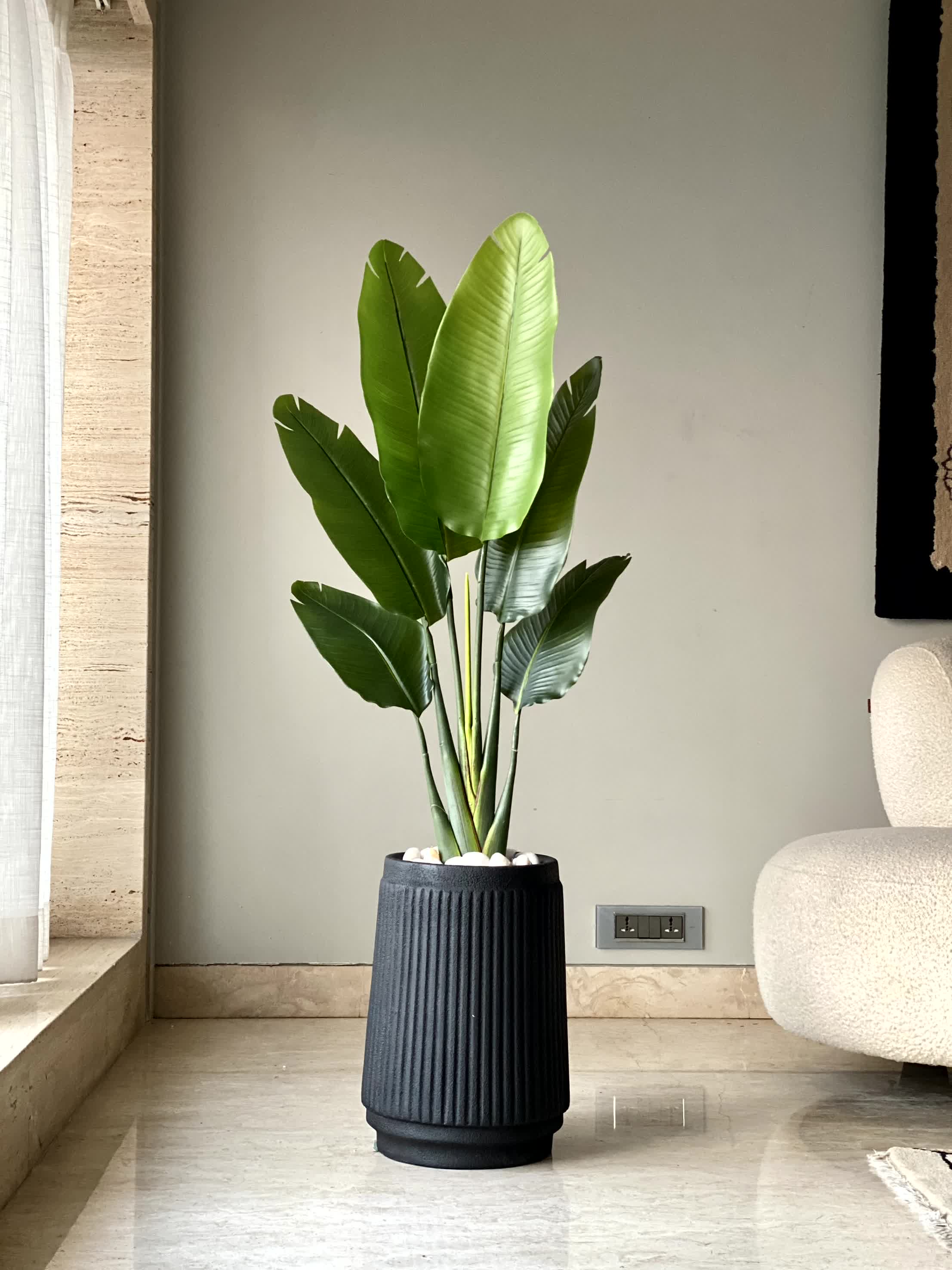 Hanover Black Planter - Image 4