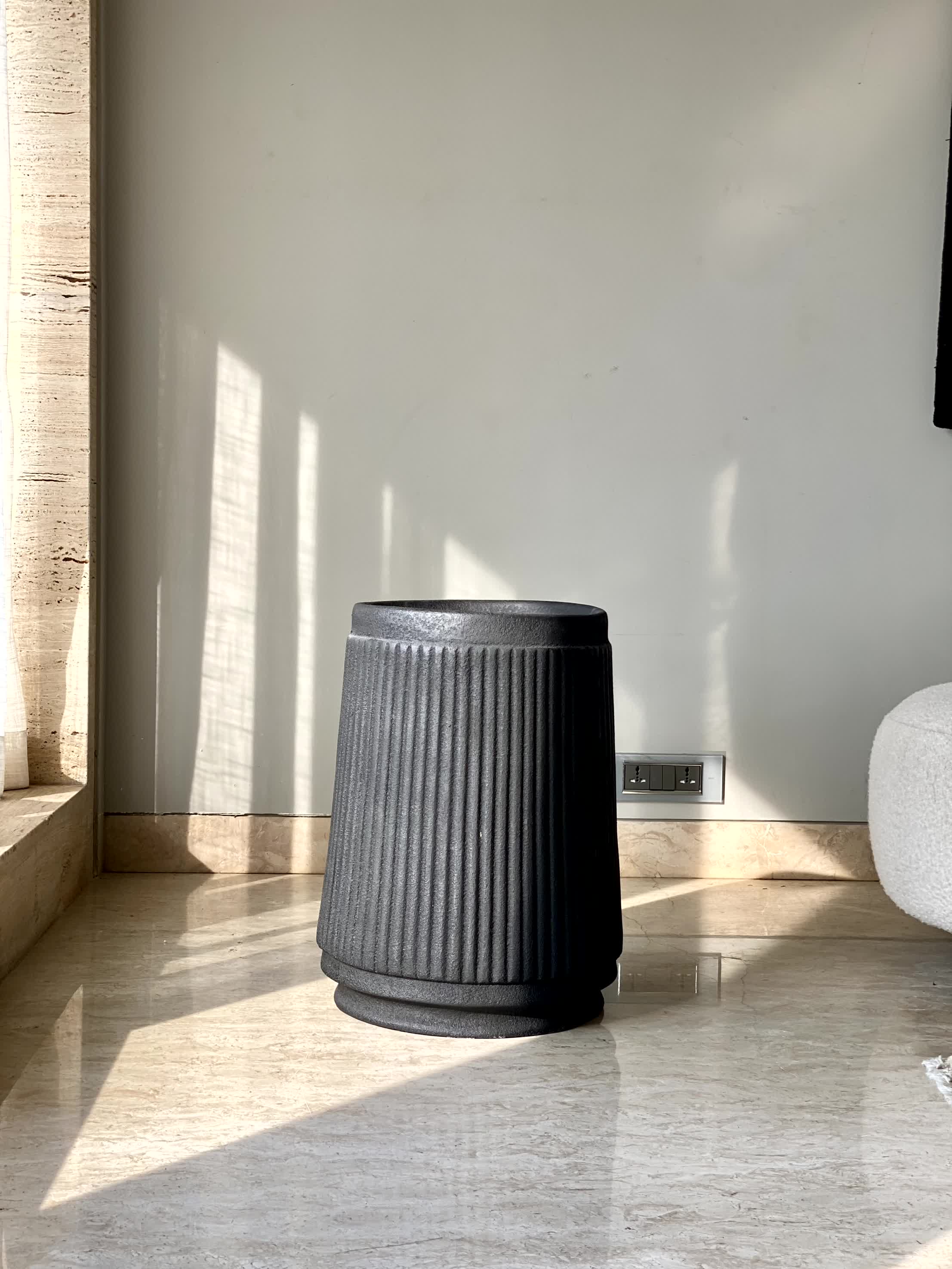 Hanover Black Planter - Image 6