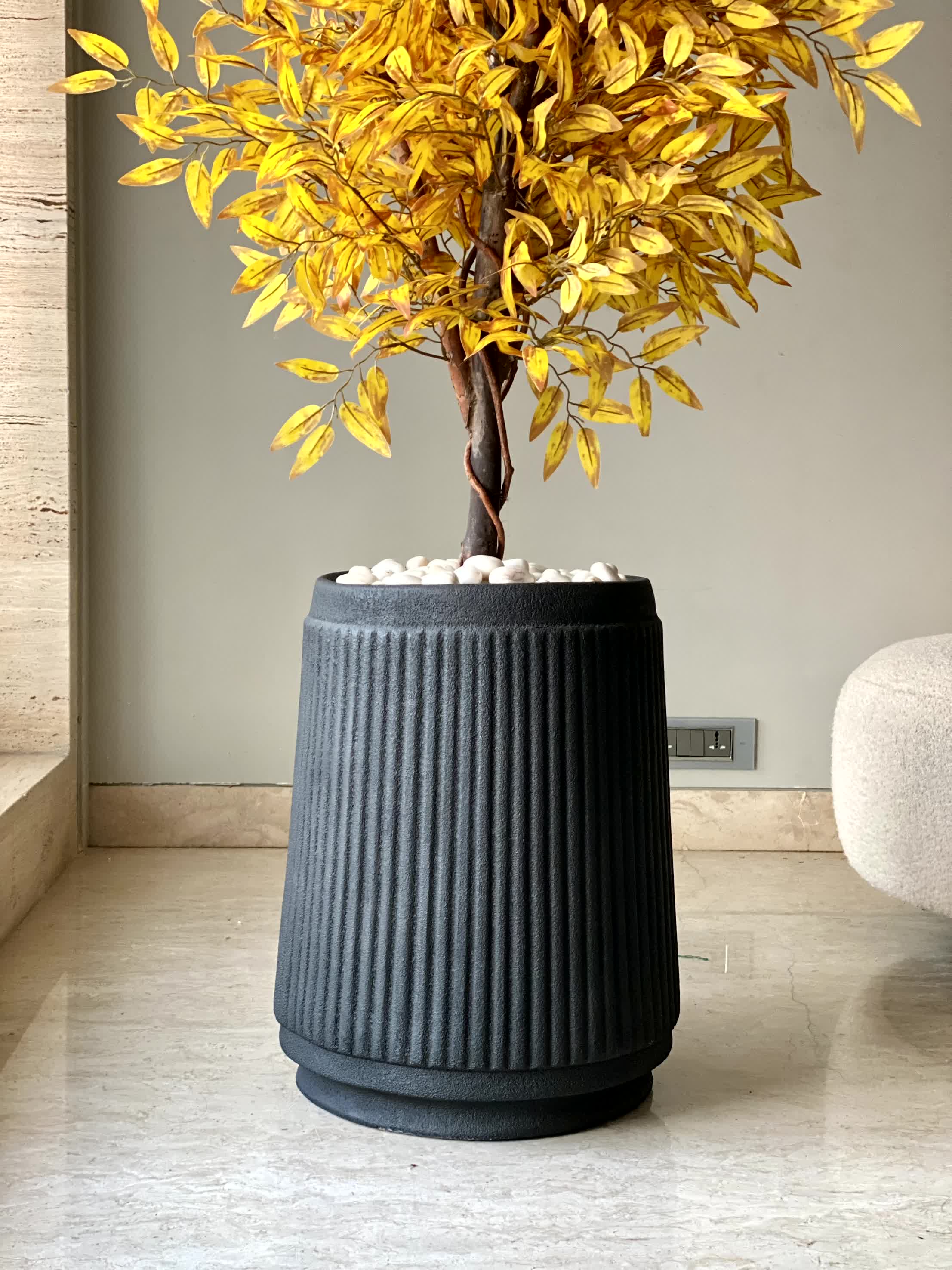 Hanover Black Planter - Image 7