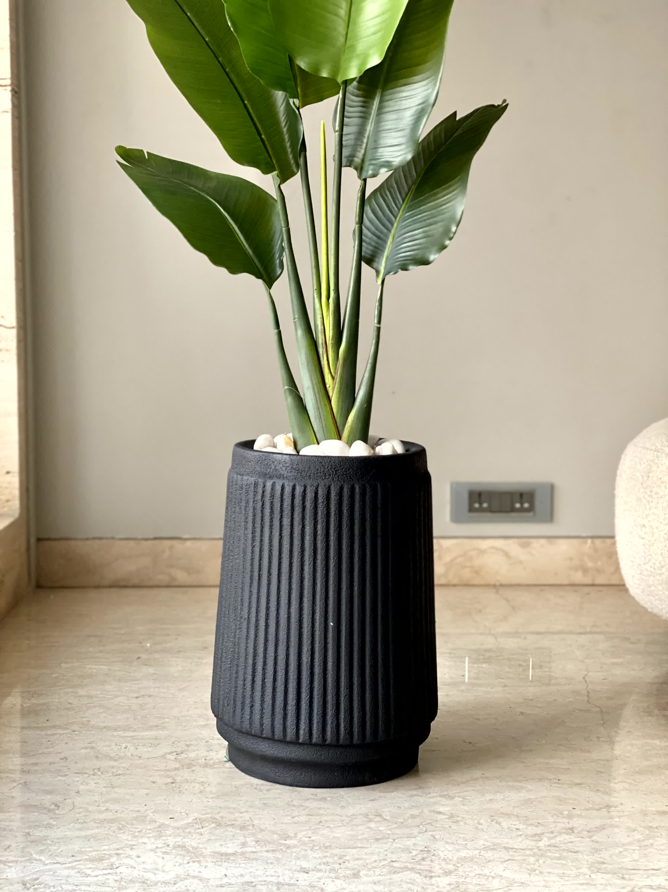 Hanover Black Planter - Image 9