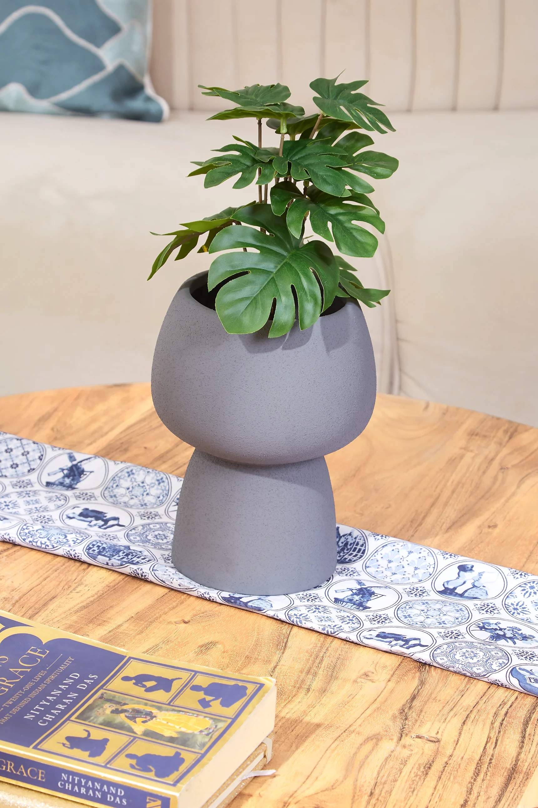 Mulu Textured Grey Vase - Large - Image 4