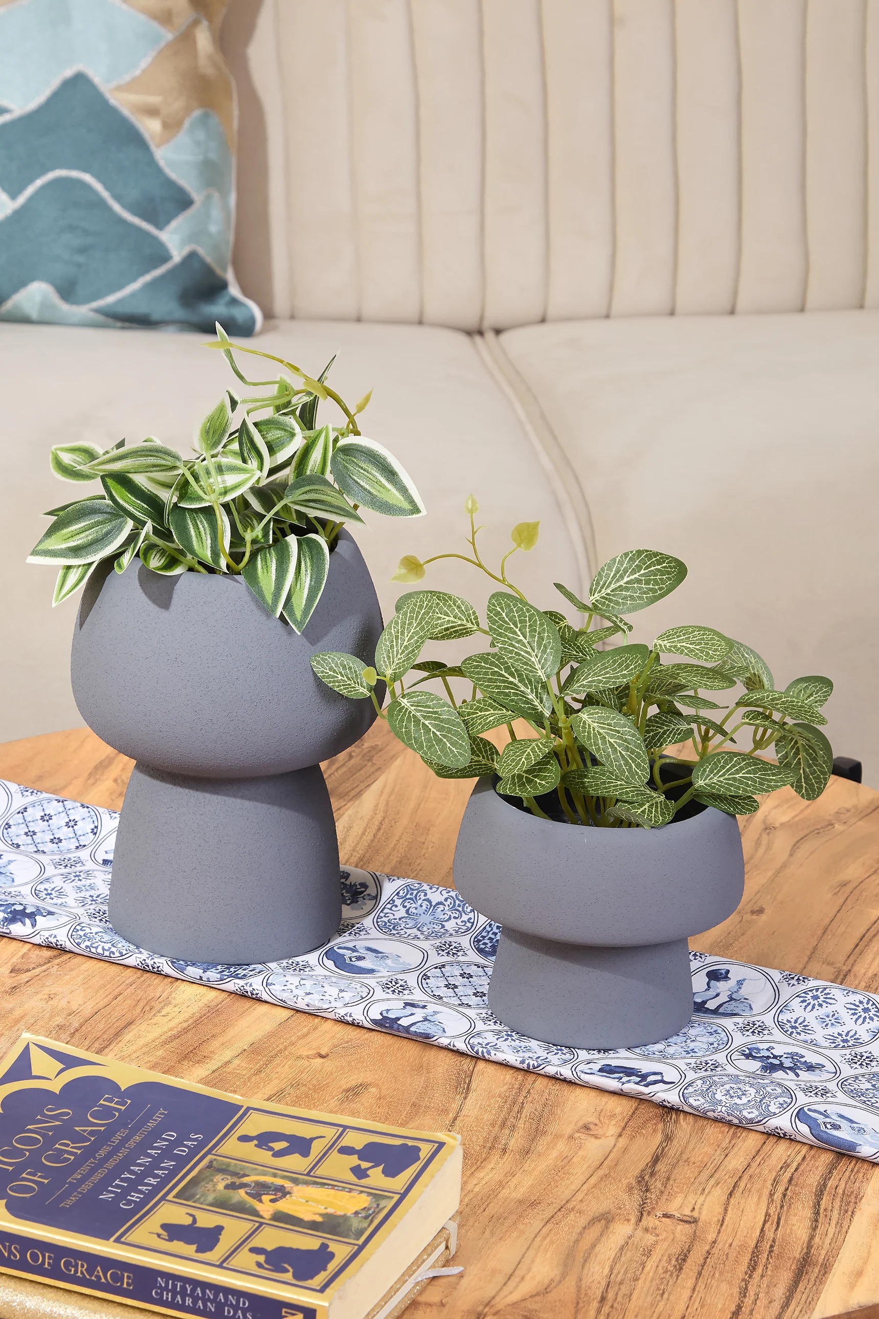 Mulu Textured Grey Vase - Large - Image 7