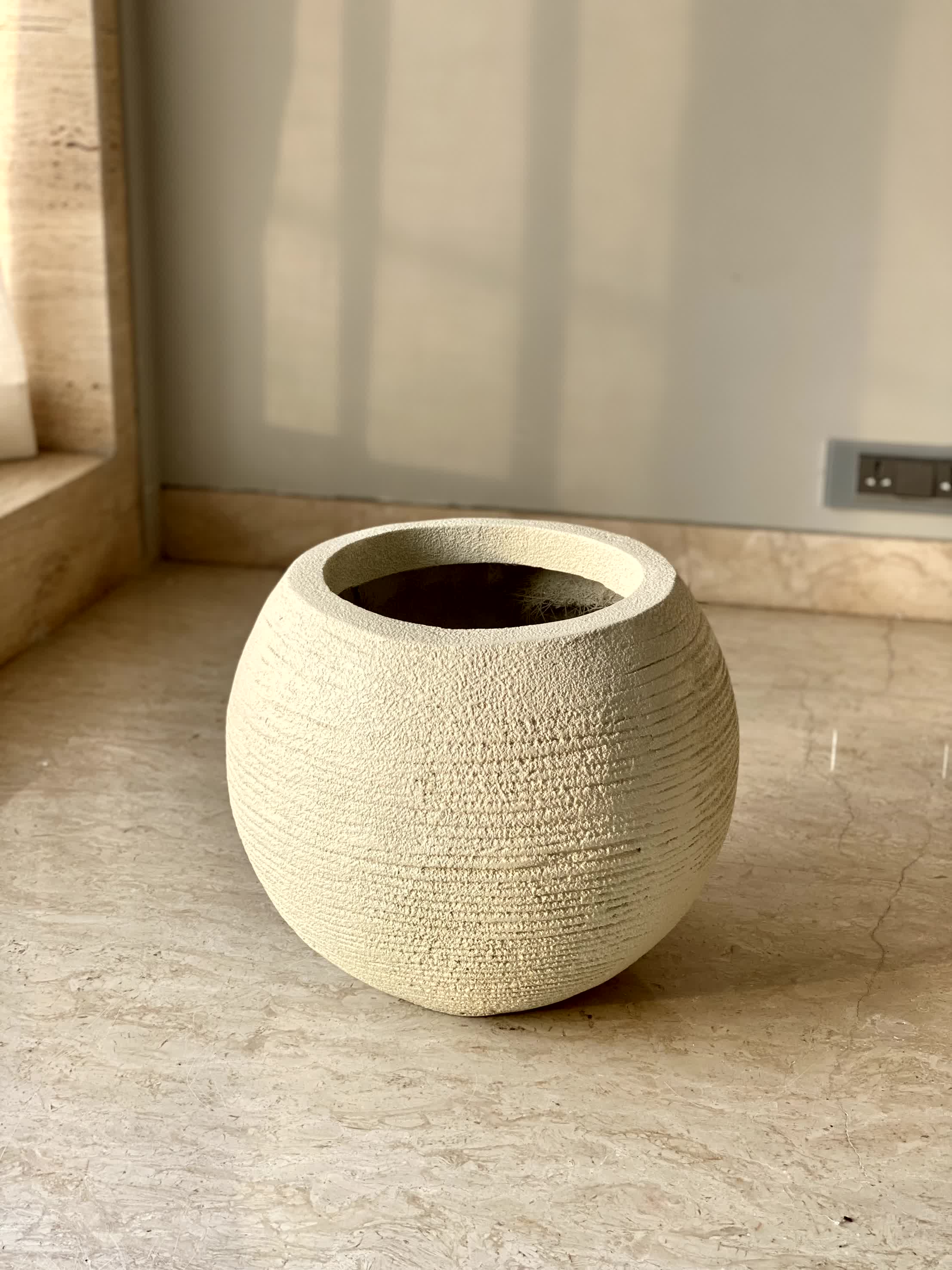 Vienna Ivory Planter - Image 11